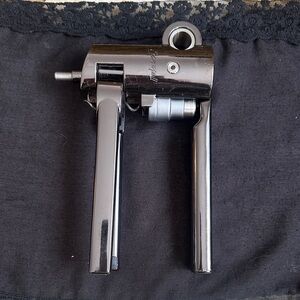 Chrome Wine Opener Sleek finish, Screwpull